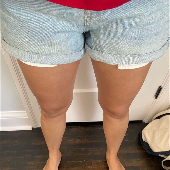 BNWT Hollister 100% Cotton Low Rise Boyfriend Short 3” - Picture 4 of 5